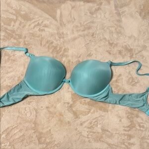 Victoria's Secret Light Aqua T-Shirt Bra - Smooth Molded Cups